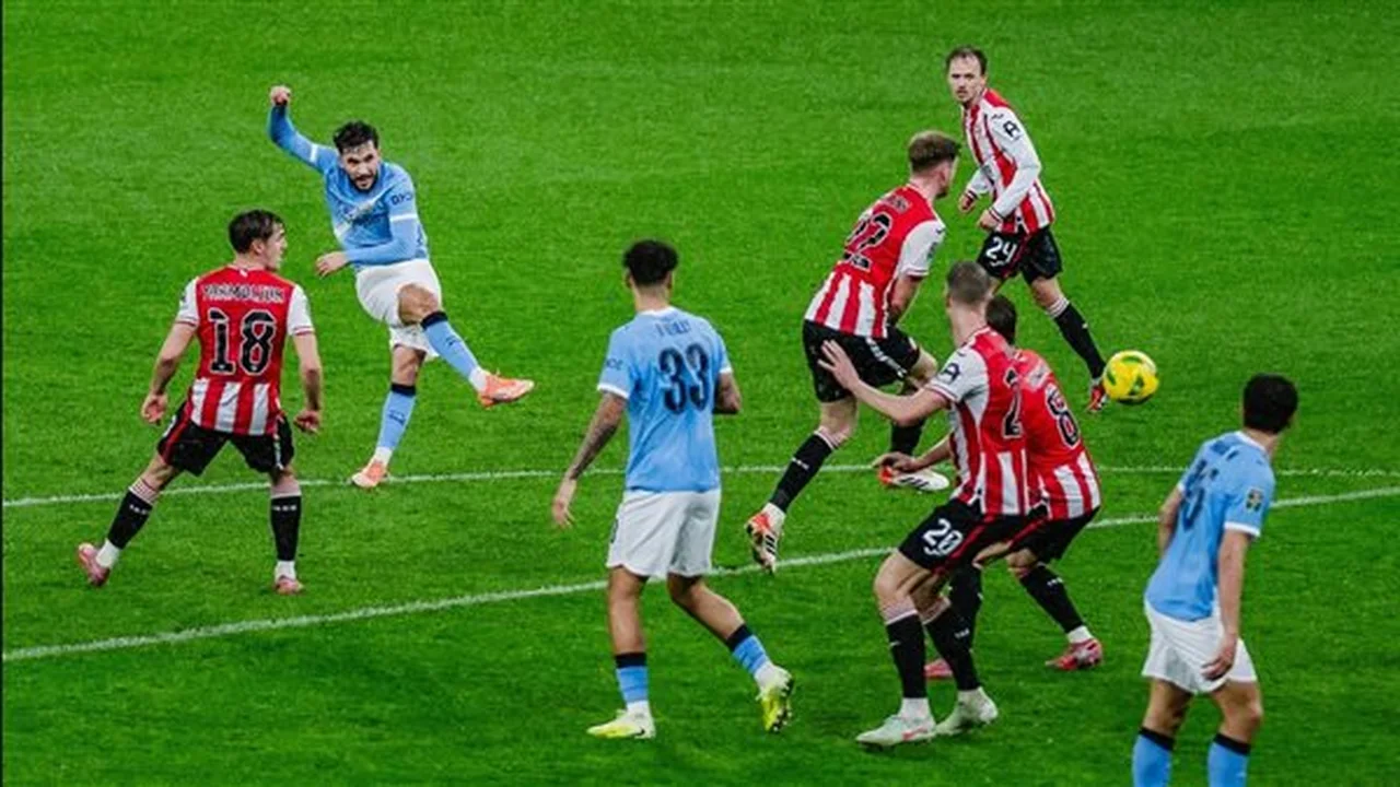 كيفية متابعة مباراة مانشستر سيتي وليدز يونايتد وتوقيت انطلاق القمة المرتقبة في الدوري